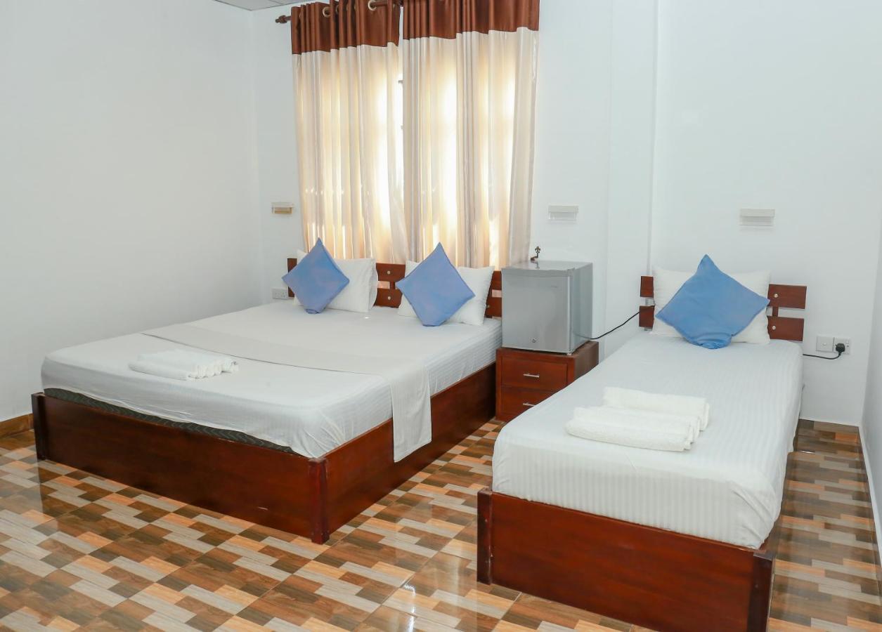 Coconut Primitive Hotel เนกอมโบ ภายนอก รูปภาพ