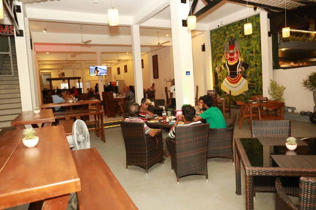 Coconut Primitive Hotel เนกอมโบ ภายนอก รูปภาพ