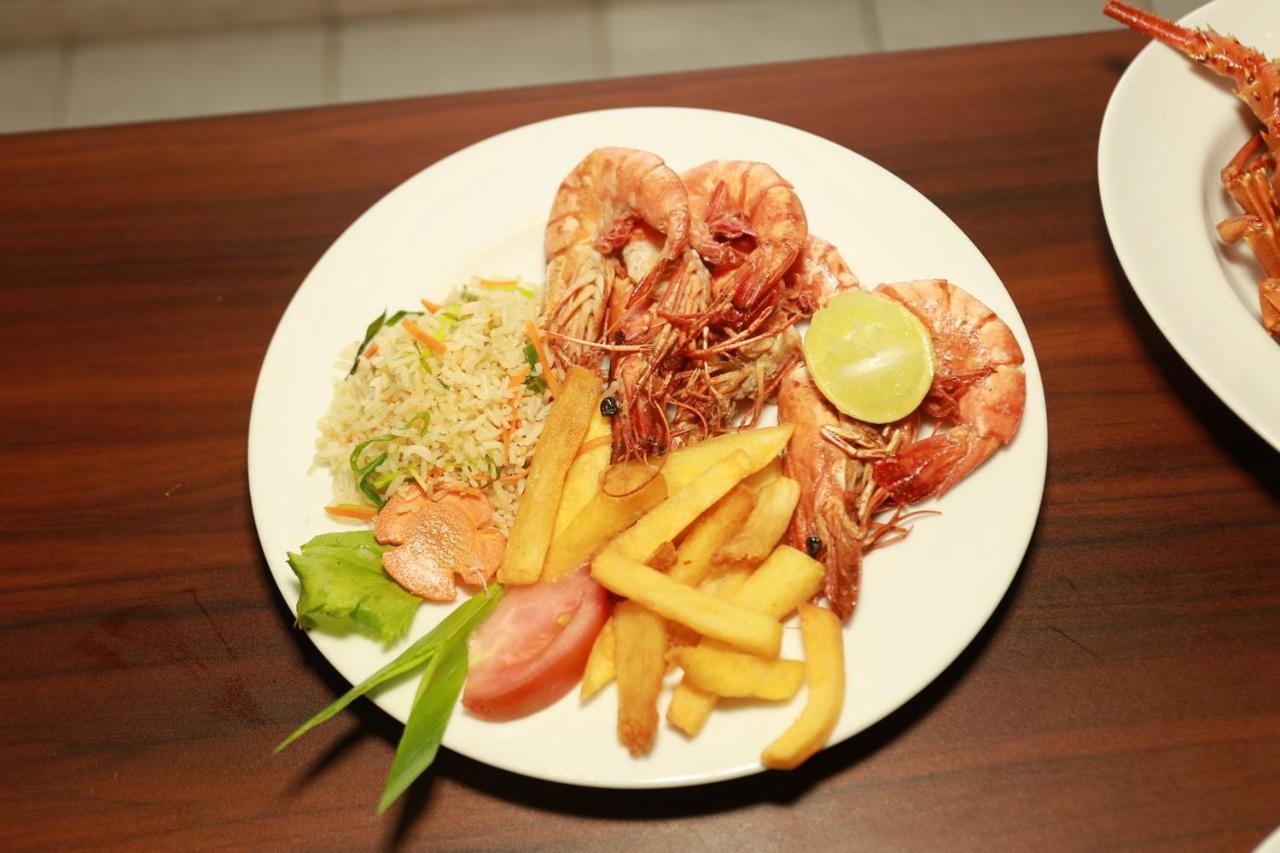 Coconut Primitive Hotel เนกอมโบ ภายนอก รูปภาพ