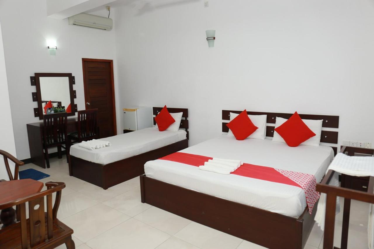 Coconut Primitive Hotel เนกอมโบ ภายนอก รูปภาพ